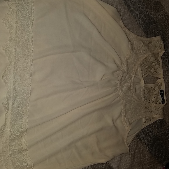 Crochet and lace tops - Picture 6 of 6